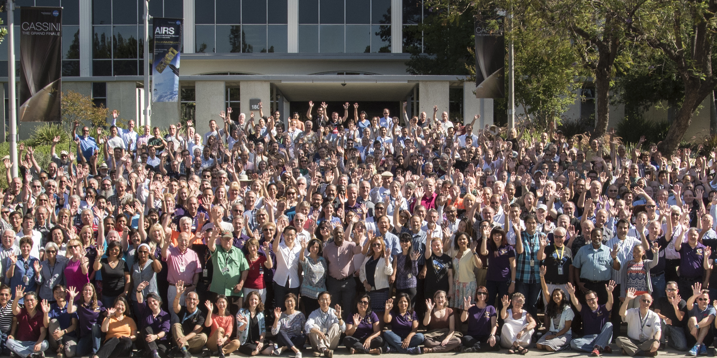 Image of large group of scientists