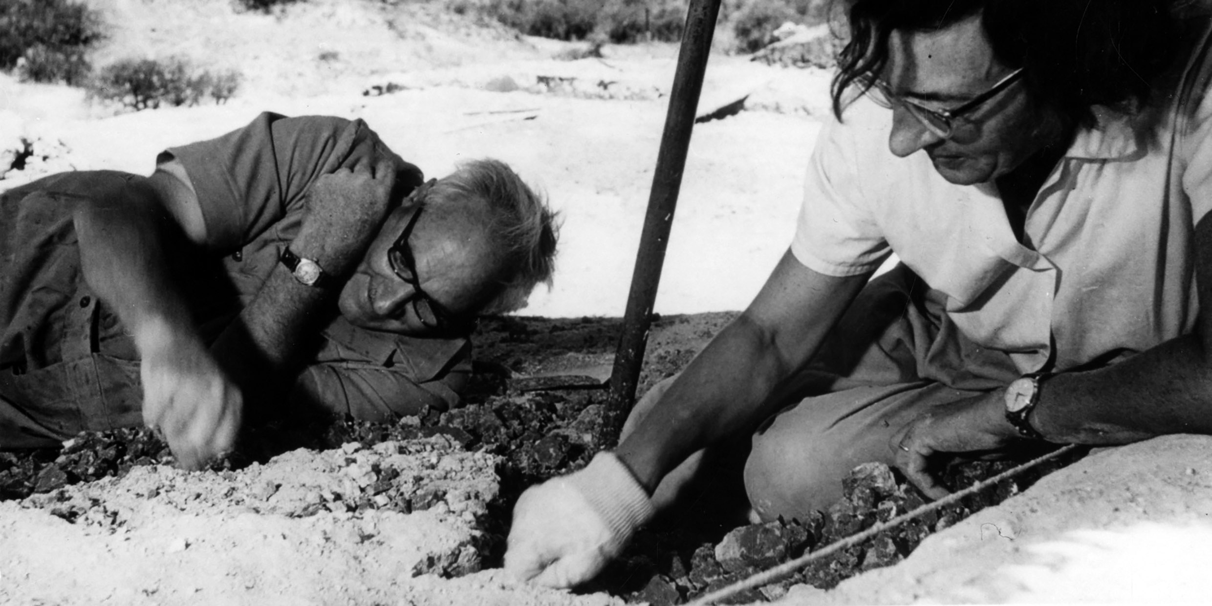 Image of Louis and Mary Leakey at work