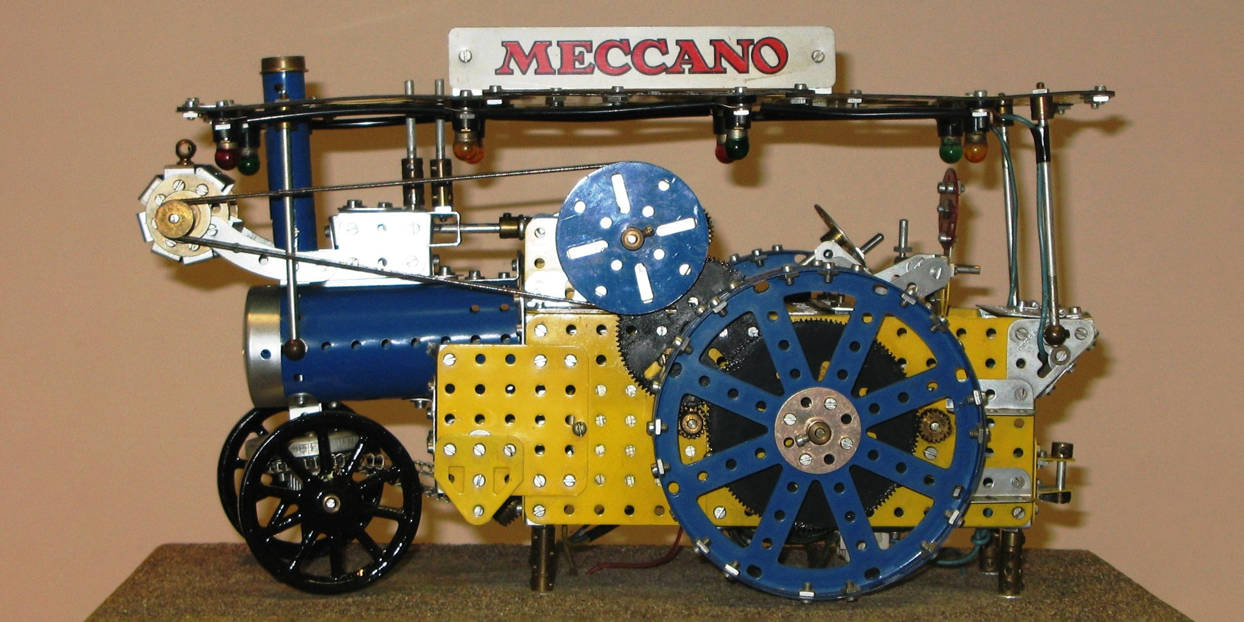 Image of a machine made from Meccano