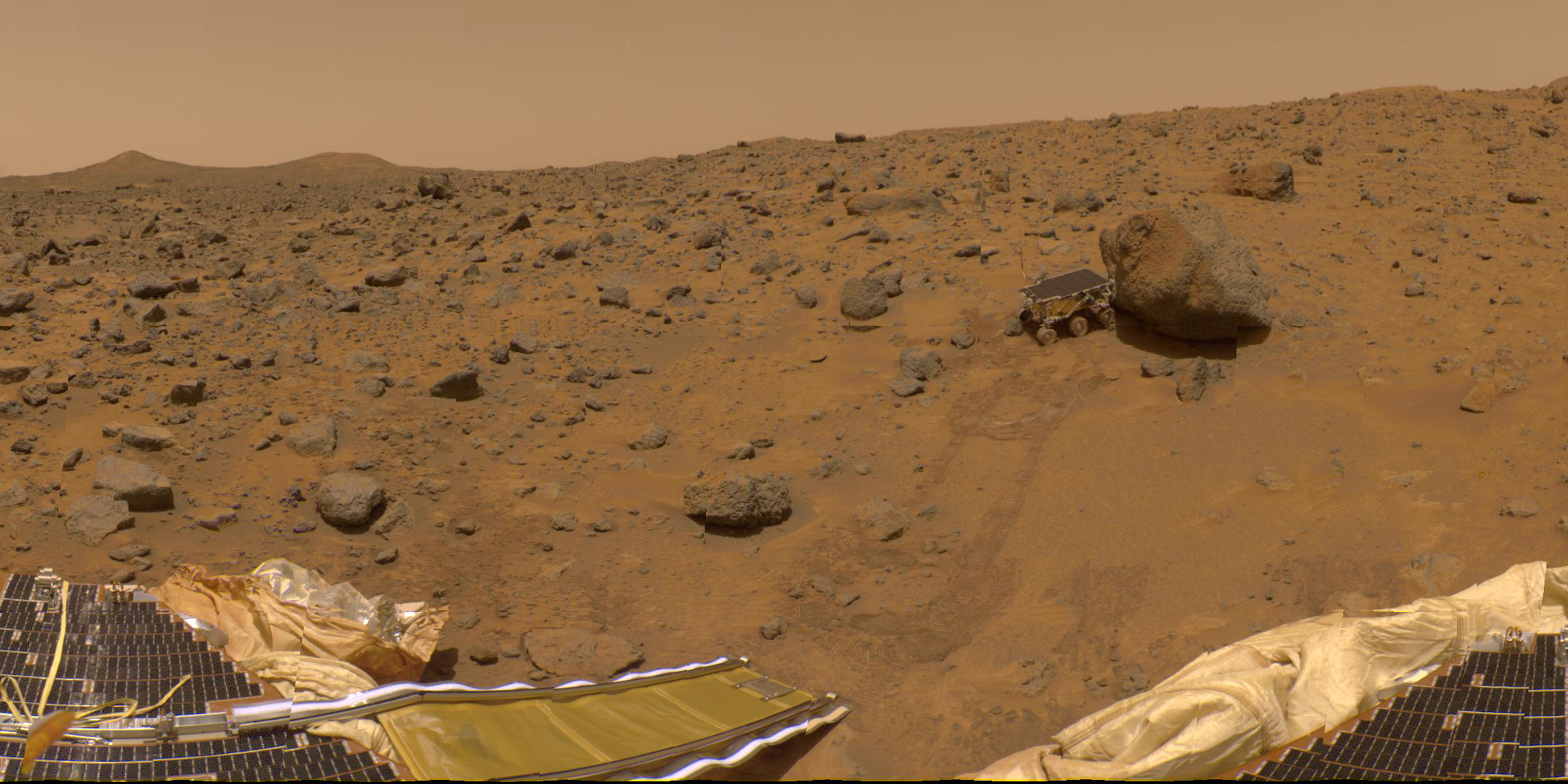 Image of the Sojourner rover on the surface of Mars