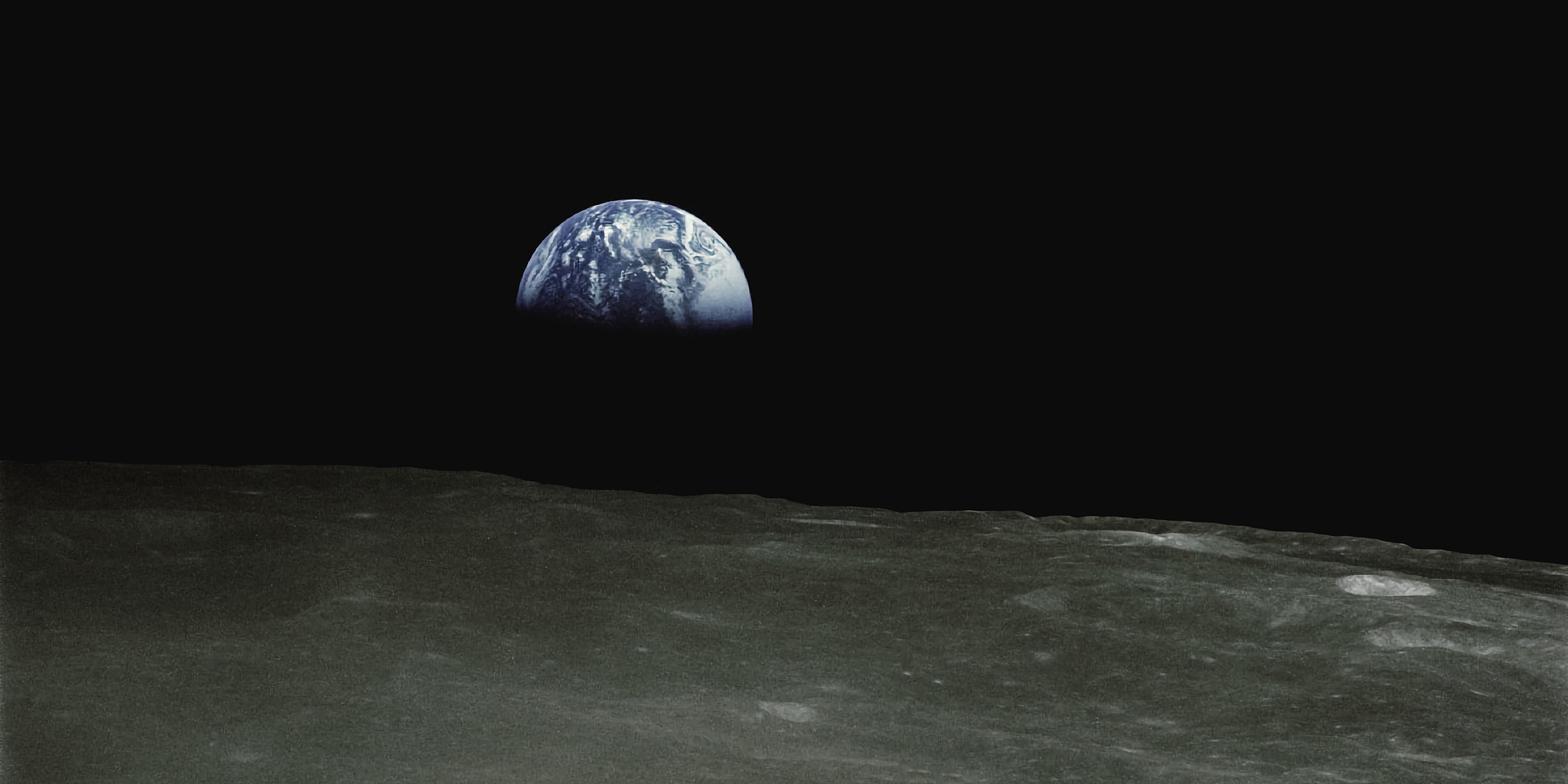 Image of the Earth as seen from lunar orbit